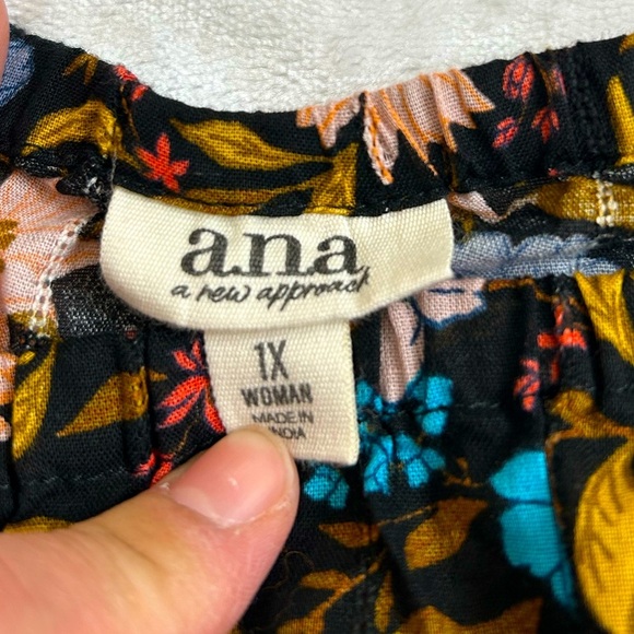 Ana Floral Off-Shoulder Top - Picture 6 of 8